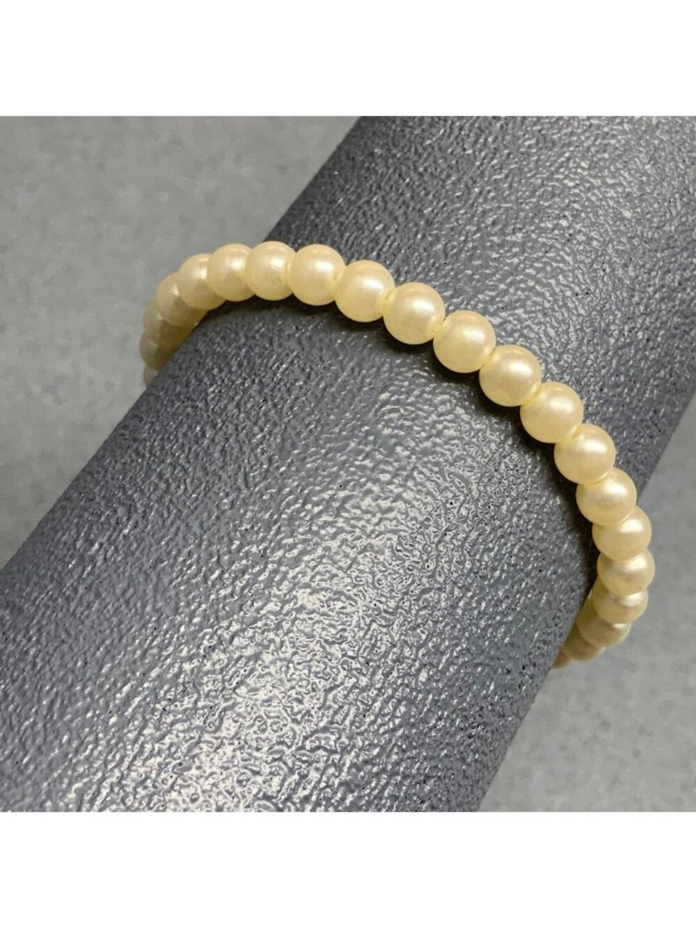 Pearl Beaded Stretch Bracelet 7 In Cream Faux Dainty Classic Timeless Retro Glam